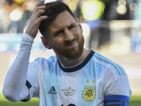 Messi bị phạt 1.500 USD: Trò đùa của Copa America?