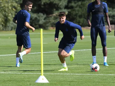 "Messi của Lampard" khuấy đảo sân tập Chelsea