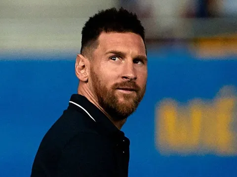 Messi đang là vấn đề lớn với Barcelona vào lúc này