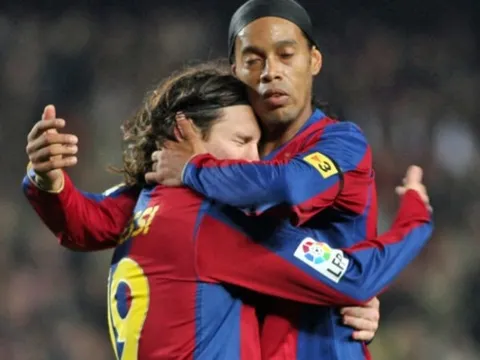 Messi gửi thông điệp đầy cảm xúc đến "ảo thuật gia" Ronaldinho