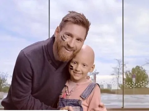 Messi thêm lần nữa khiến NHM thán phục vì cử chỉ đầy ý nghĩa