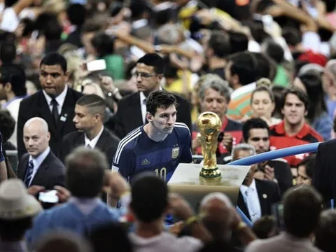 Nét mặt buồn rũ rượi của Messi và dàn sao sân cỏ khi vuột mất danh hiệu