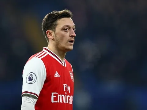 XONG! Sau Sokratis, đến lượt đại diện Ozil chốt tương lai thân chủ