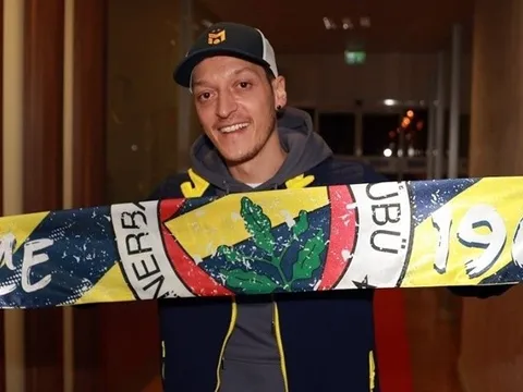 Tới Fenerbahce, Ozil phá vỡ im lặng về chuỗi ngày 'ác mộng' ở Arsenal