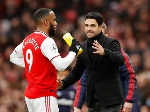 Atletico đánh tiếng, Arteta liền ra phán quyết gây sốc vụ Lacazette