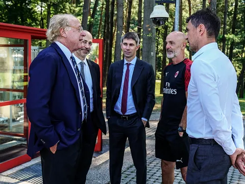 “Tam khó” bủa vây AC Milan tháng Giêng, liệu có “bom tấn”?