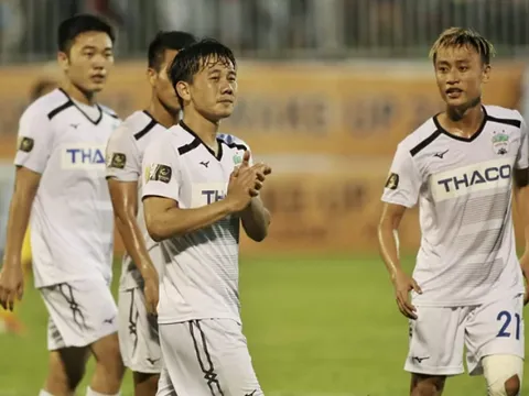 Minh Vương lập hat-trick, HAGL tạm thoát khỏi khu vực cầm đèn đỏ