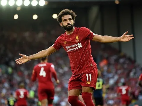Mohamed Salah biến David Luiz thành trò hề, Liverpool đè bẹp Pháo thủ tại Anfield