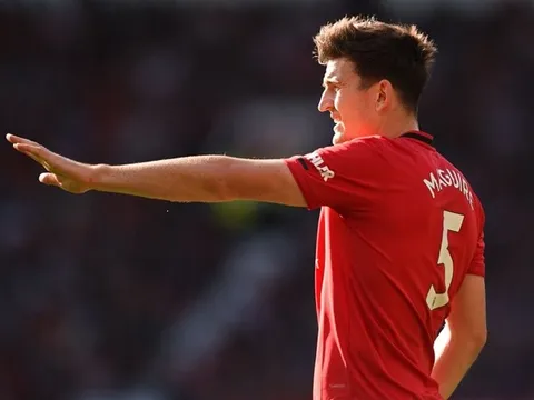 'Mọi người đang tự so sánh anh ta với Van Dijk'