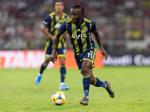 Fenerbahce không gia hạn hợp đồng với sao Chelsea