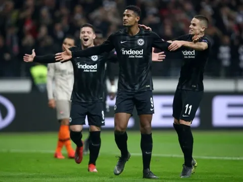 Một đội bóng NHA sắp sở hữu "tiền đạo hay hơn cả Jovic" từ Frankfurt