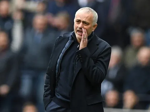 Nhiều lần than thở, Mourinho bị Alan Shearer chỉ trích