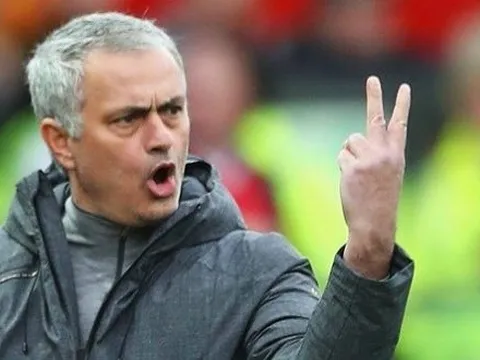 Mourinho: "Đừng bảo tôi 2 cậu ấy có thể đá chính"