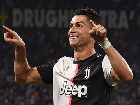 Mourinho: "Khi Ronaldo 50 tuổi, FIFA sẽ làm 1 điều với cậu ấy"