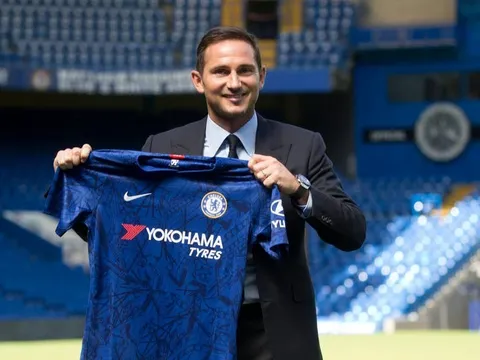 Mourinho mừng cho Lampard vì nghịch cảnh của Chelsea