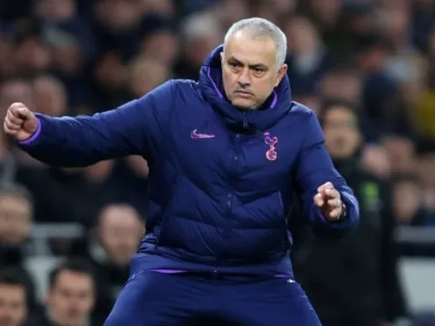Mourinho phẫn nộ: "Tôi không thể tiếp tục cho cậu ta thêm cơ hội!"