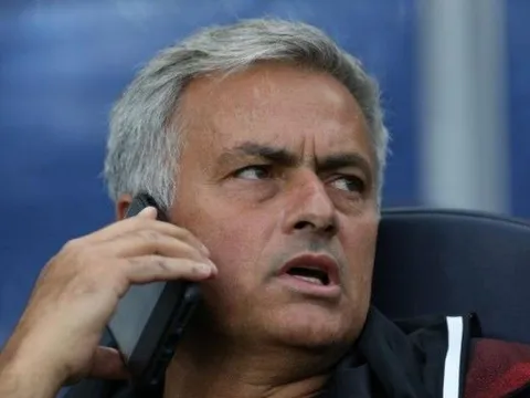 Mourinho trực tiếp gọi điện cho 1 cái tên, hứa bảo chủ tịch chiêu mộ