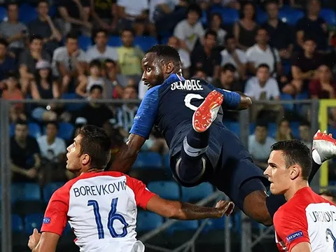 Moussa Dembele tỏa sáng, 'Gà trống Gaulois' thắng trận thứ hai liên tiếp