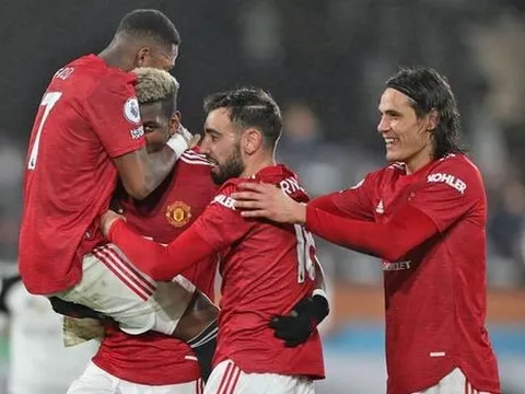 M.U "on Top" chỉ ra sự khác biệt thấy rõ giữa Pogba và Fernandes