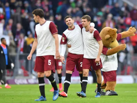 Muller khai pháo, Bayern hạ Augsburg, tiếp tục xây chắc ngôi đầu Bundesliga