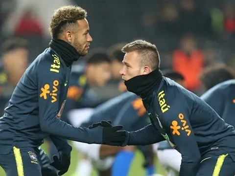 “Muốn chiêu mộ Neymar, Barca phải giữ chân cầu thủ đó”