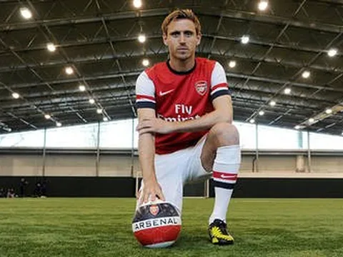 "10 tiếng sau khi thức giấc, tôi trở thành cầu thủ Arsenal"