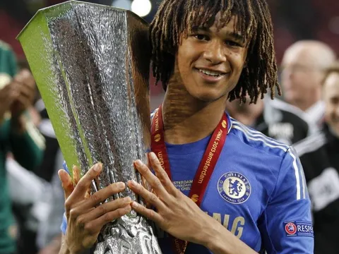 Leicester bị 'thét' giá 75 triệu khi tìm người thay thế Maguire