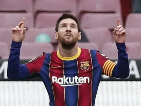 "Nếu Messi đến đây, tôi sẽ hôn chân cậu ấy..."