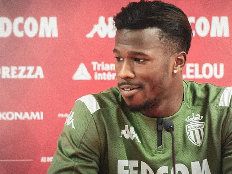 "Nếu tôi là chủ tịch Barca, tôi sẽ ký ngay ngôi sao đó..."