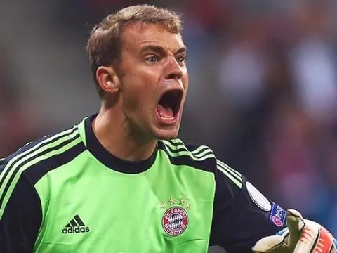 Quá bực bội, Neuer và đại diện cùng đăng đàn cáo buộc Bayern
