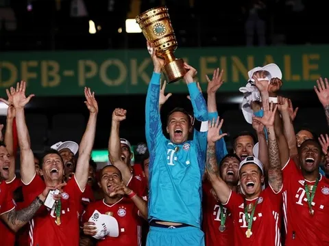 Neuer kiến tạo từ phần sân nhà, Bayern hoàn tất "cú đúp" trong mùa giải