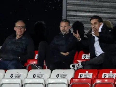 Neville: "Europa League đang chờ đón họ"