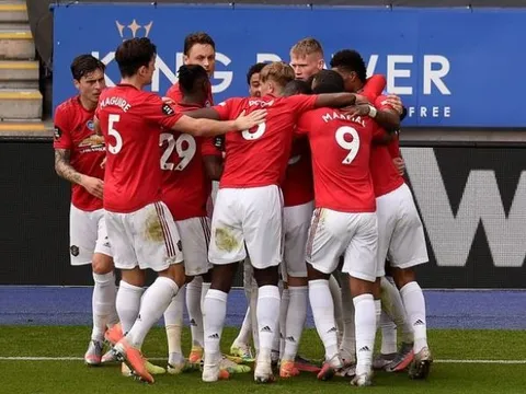 Neville khuyên Man Utd chi 170 triệu bảng để mua sắm