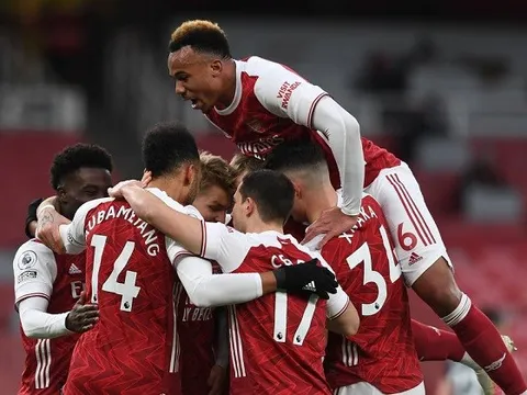 Aubameyang rực sáng, Souness đưa ra dự đoán về mùa giải
