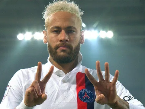 Neymar lại tấn công Barcelona...