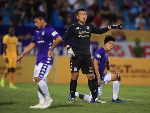 Ngã ngựa trên sân nhà, trợ lý HLV Hà Nội chỉ ra nguyên nhân thất bại