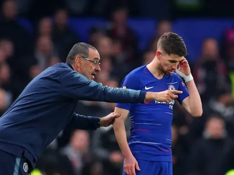 Ngã ngửa! Trò cưng tuyên bố: "Sarri không phải bạn tôi"