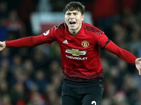 Ngán ngẩm Lindelof, Man Utd mang "hộ pháp 1m9" về sát cánh cùng Maguire