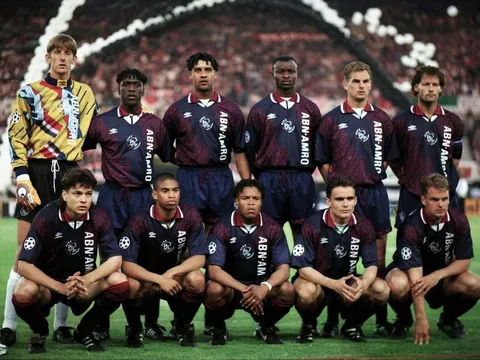 Ngày Ajax lập kỳ tích bất bại độc nhất vô nhị trong lịch sử