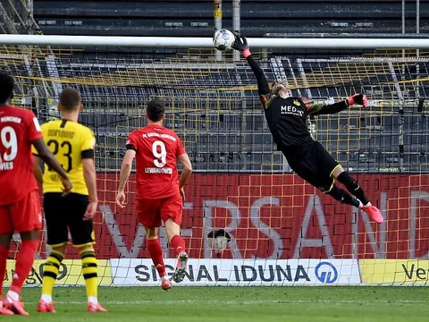 Ngày Haaland, Sancho im tiếng, Kimmich 'xúc thìa' như Totti khiến Dortmund chết lặng