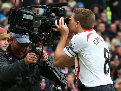 Ngày này năm xưa, Gerrard và huyền thoại "camera man" ra đời