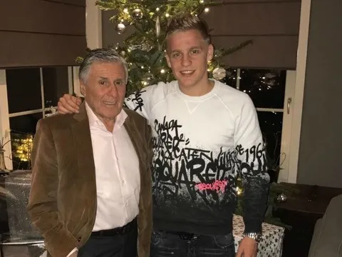 'Ngọc quý' Ajax bị 'tố' ít đến thăm ông sau khi hẹn hò con gái Bergkamp