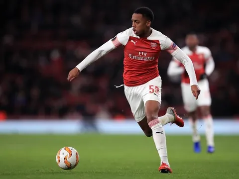 Ngôi sao trẻ chia sẻ về cặp đôi sát thủ của Arsenal