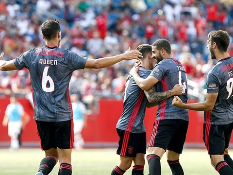 Người cũ gieo sầu, AC Milan nhận đòn đau trên đất Mỹ