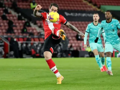 "Người cũ" volley thần sầu, Liverpool ôm hận thua tức tưởi Southampton