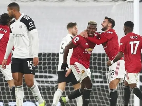 "Thần sấm" Pogba giúp Man Utd đòi lại ngôi đầu bảng Premier League
