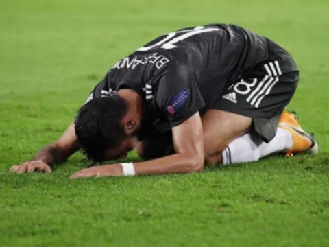 'Người nhện' lên đồng, Man Utd cay đắng rời Europa League