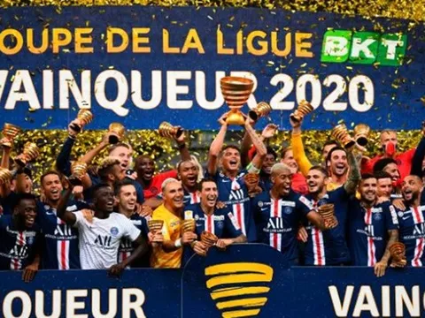 "Người nhện khung gỗ" tỏa sáng, PSG nghẹt thở hoàn tất cú ăn ba quốc nội