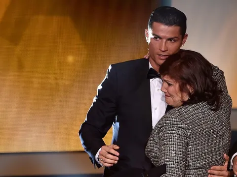Người quan trọng nhất của Ronaldo kể chuyện mẹ mất sớm, phải vào trại trẻ mồ côi