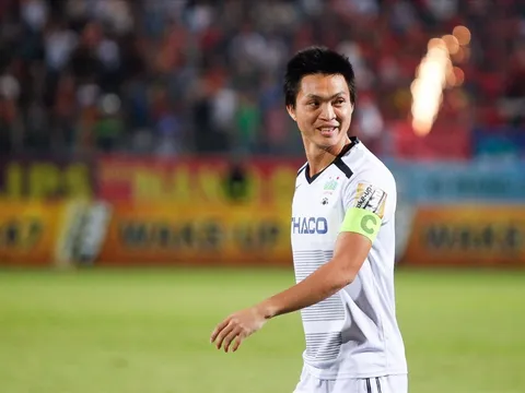 Tuấn Anh và tấm băng đội trưởng